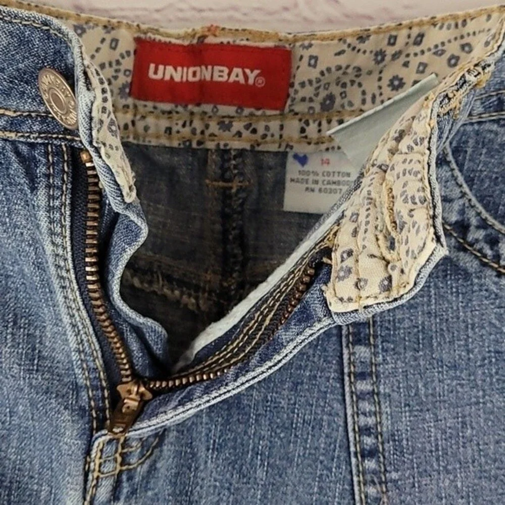 Unionbay 100% Cotton Medium Wash Jean skirt. Size 14
